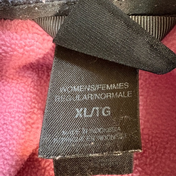 The North Face Women's Pink and Black Utility Jacket - Picture 2 of 3